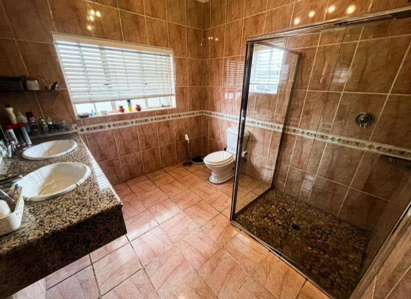 5 Bedroom Property for Sale in Lambton Gauteng