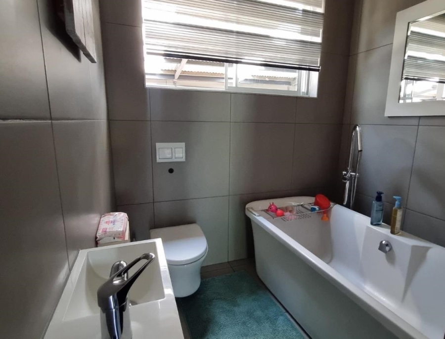 3 Bedroom Property for Sale in South Crest Gauteng