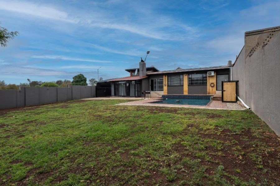 3 Bedroom Property for Sale in South Crest Gauteng