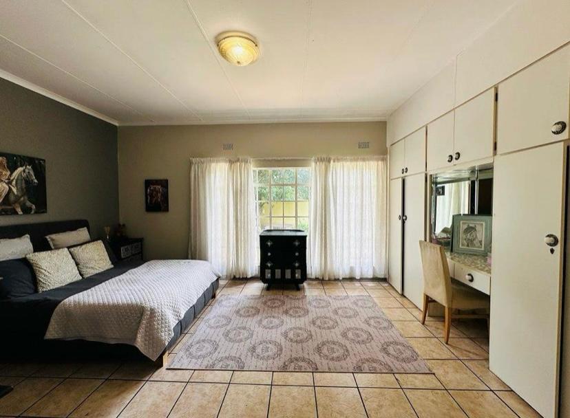 5 Bedroom Property for Sale in Lambton Gauteng