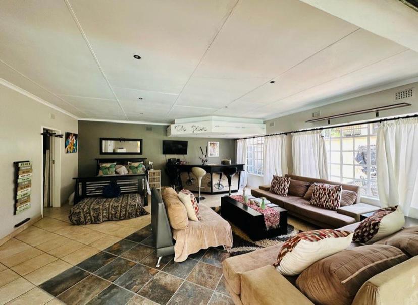 5 Bedroom Property for Sale in Lambton Gauteng