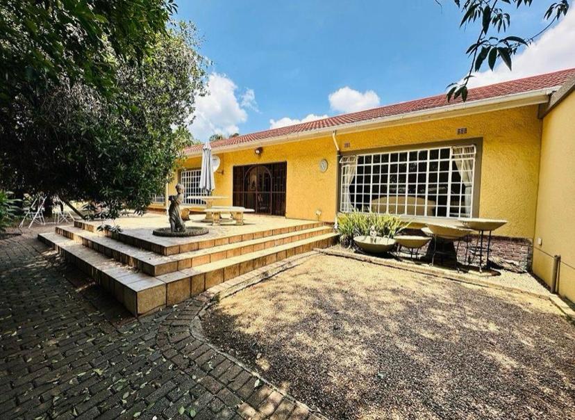 5 Bedroom Property for Sale in Lambton Gauteng