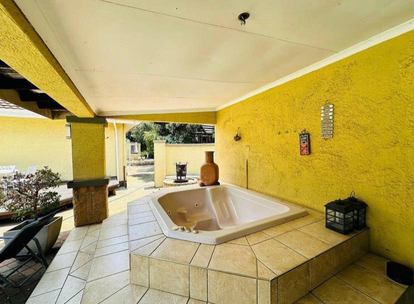 5 Bedroom Property for Sale in Lambton Gauteng