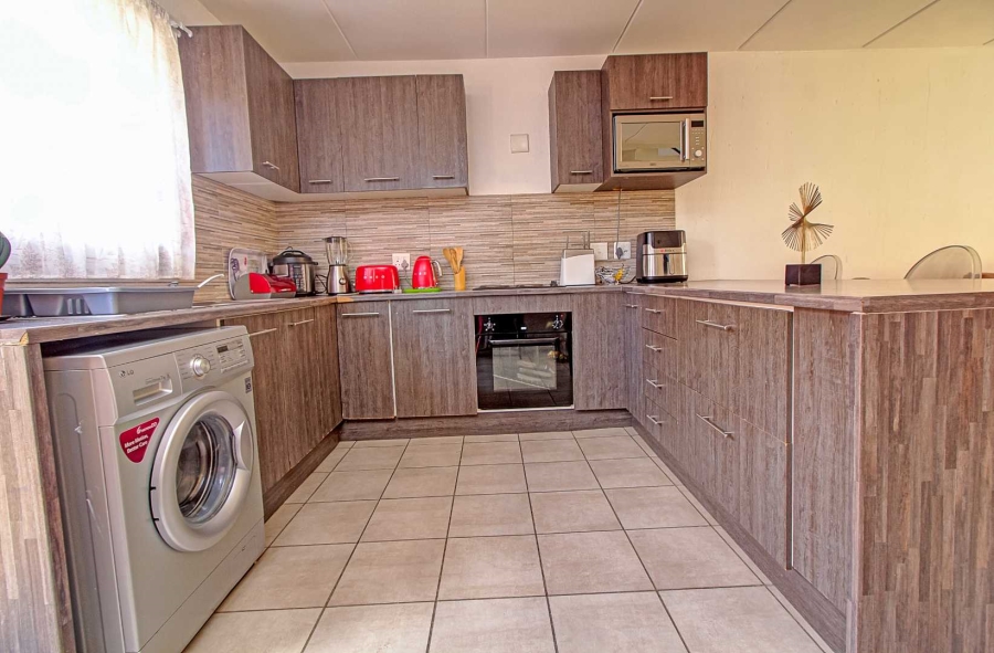 3 Bedroom Property for Sale in Wilgeheuwel Gauteng