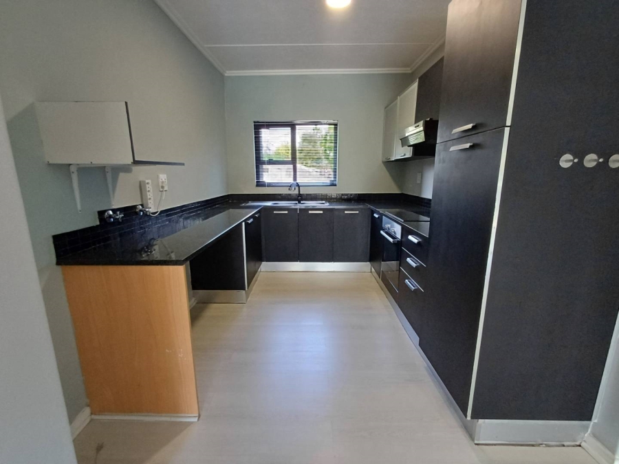 To Let 2 Bedroom Property for Rent in Randburg Gauteng