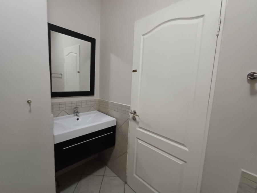 To Let 2 Bedroom Property for Rent in Randburg Gauteng