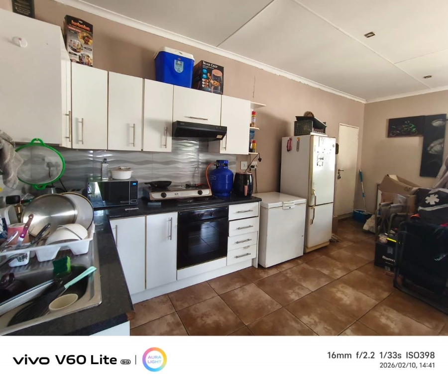 To Let 1 Bedroom Property for Rent in Brackendowns Gauteng