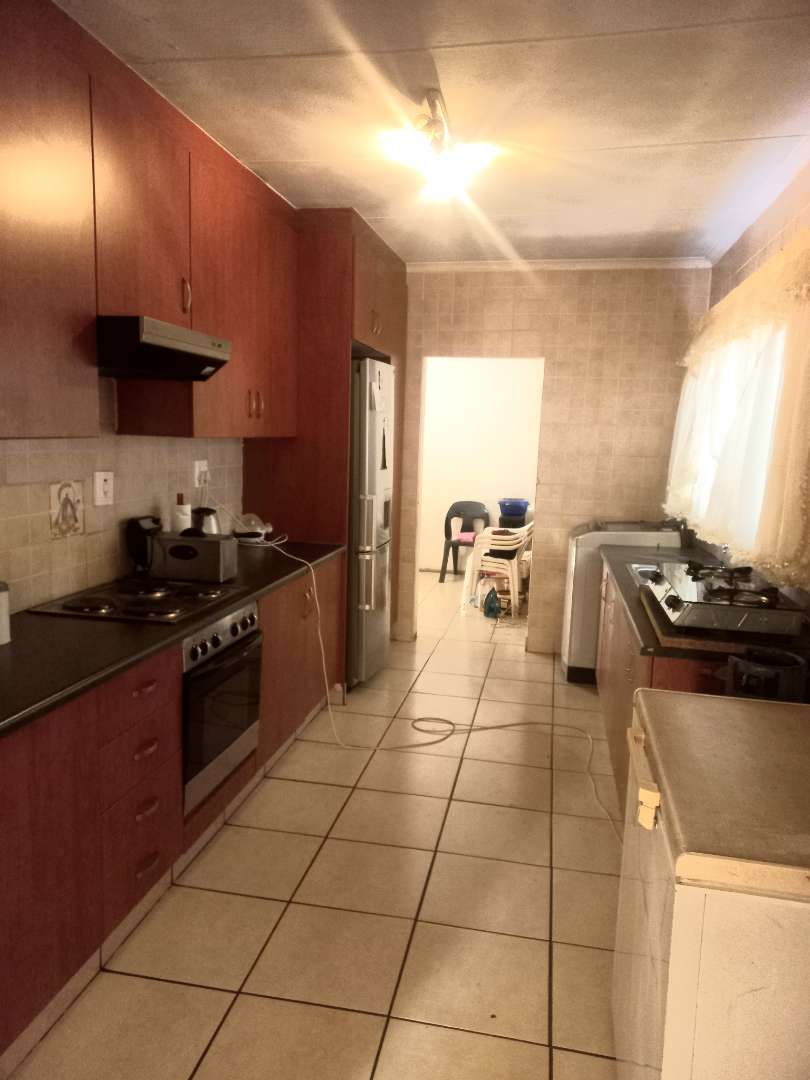 3 Bedroom Property for Sale in Dawn Park Gauteng