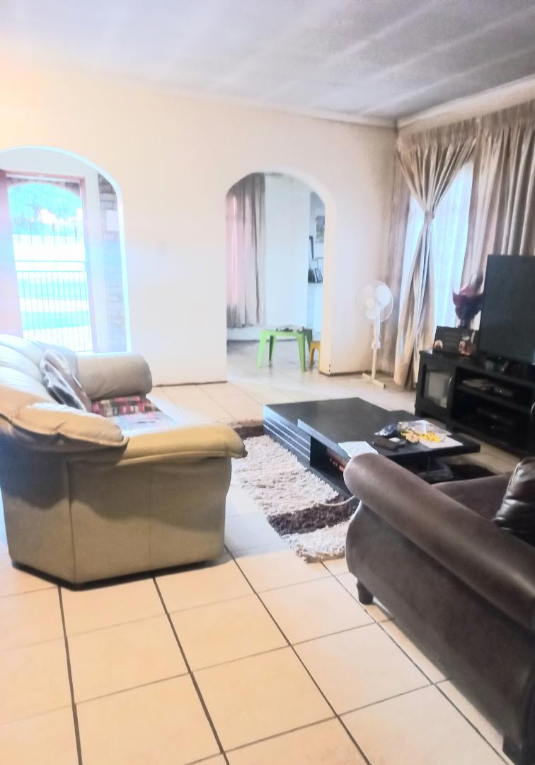 3 Bedroom Property for Sale in Dawn Park Gauteng