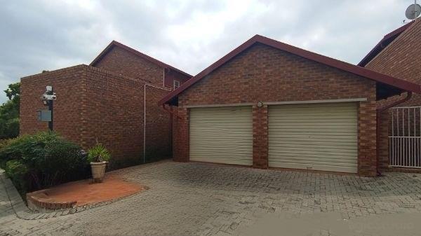 2 Bedroom Property for Sale in The Reeds Gauteng