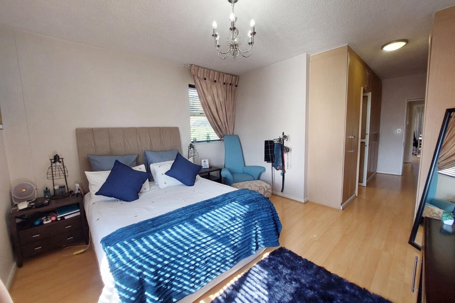 To Let 3 Bedroom Property for Rent in Sandhurst Gauteng