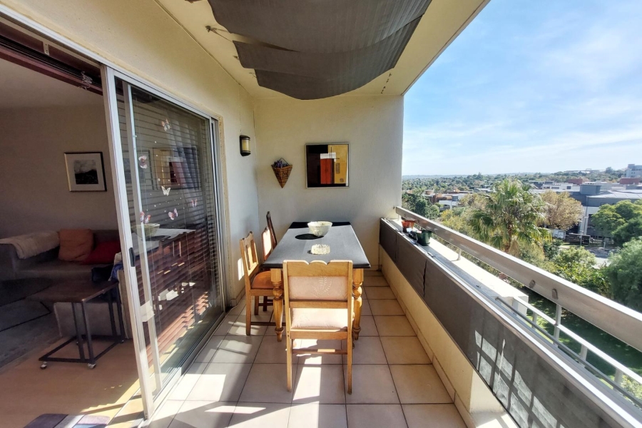To Let 3 Bedroom Property for Rent in Sandhurst Gauteng