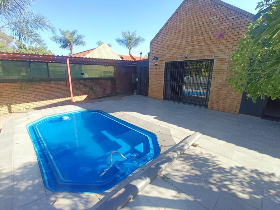 3 Bedroom Property for Sale in Hennopspark Gauteng