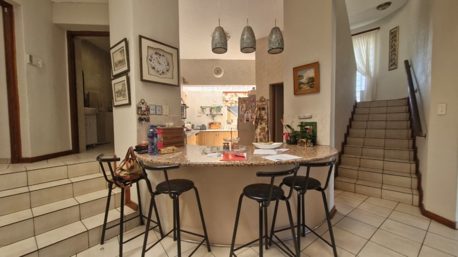 4 Bedroom Property for Sale in Bassonia Gauteng