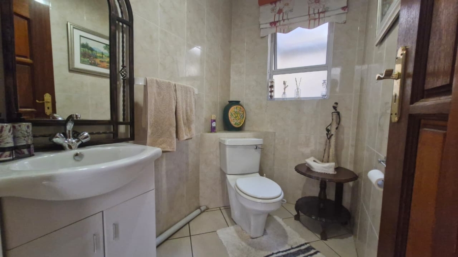 4 Bedroom Property for Sale in Bassonia Gauteng