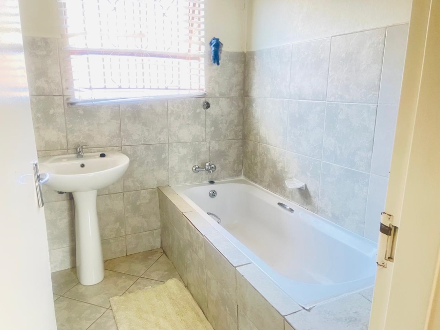 3 Bedroom Property for Sale in Goudrand Gauteng