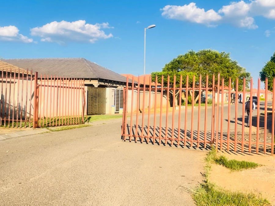 3 Bedroom Property for Sale in Goudrand Gauteng