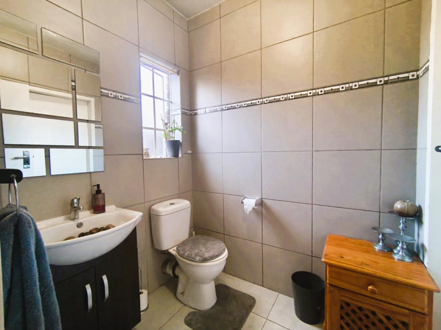 3 Bedroom Property for Sale in Brackenhurst Gauteng