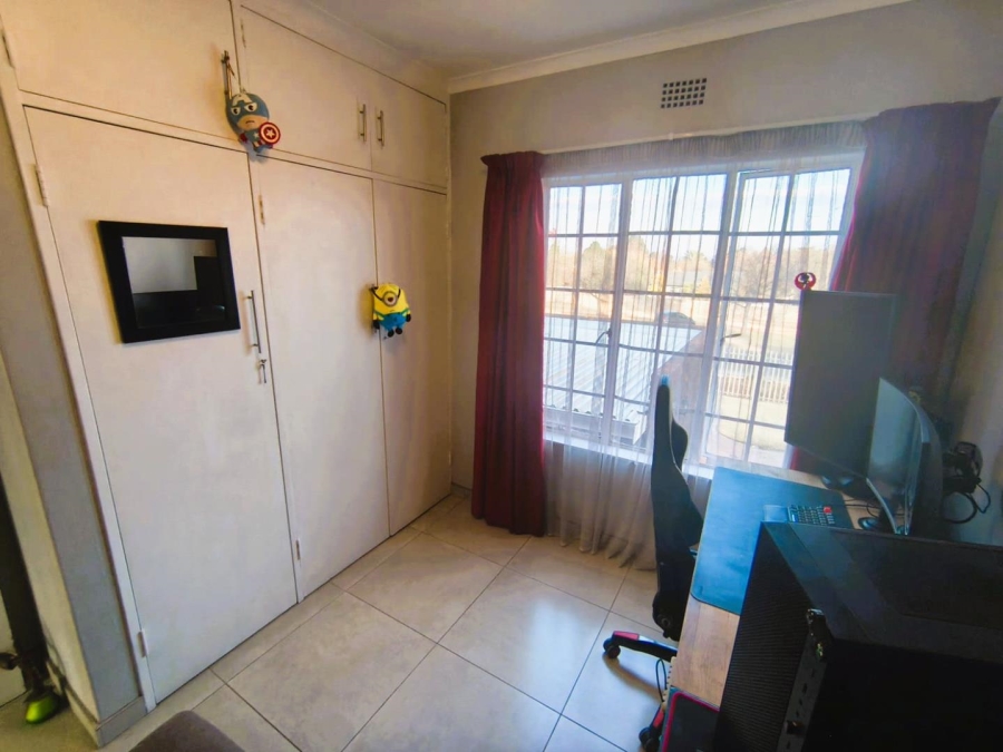 3 Bedroom Property for Sale in Brackenhurst Gauteng