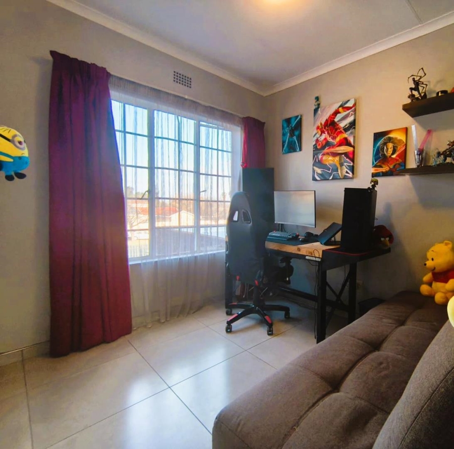 3 Bedroom Property for Sale in Brackenhurst Gauteng