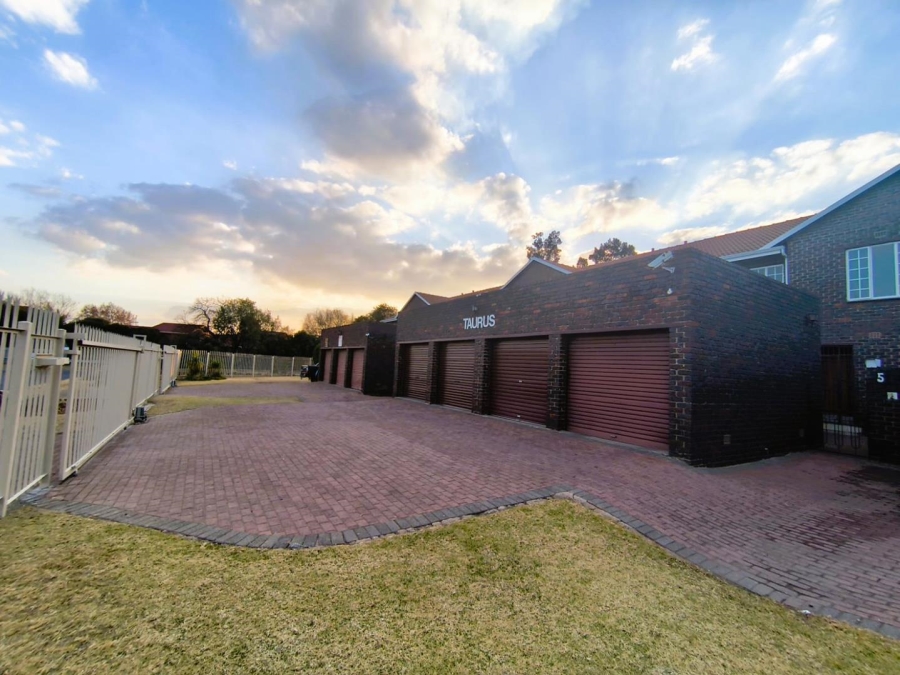 3 Bedroom Property for Sale in Brackenhurst Gauteng