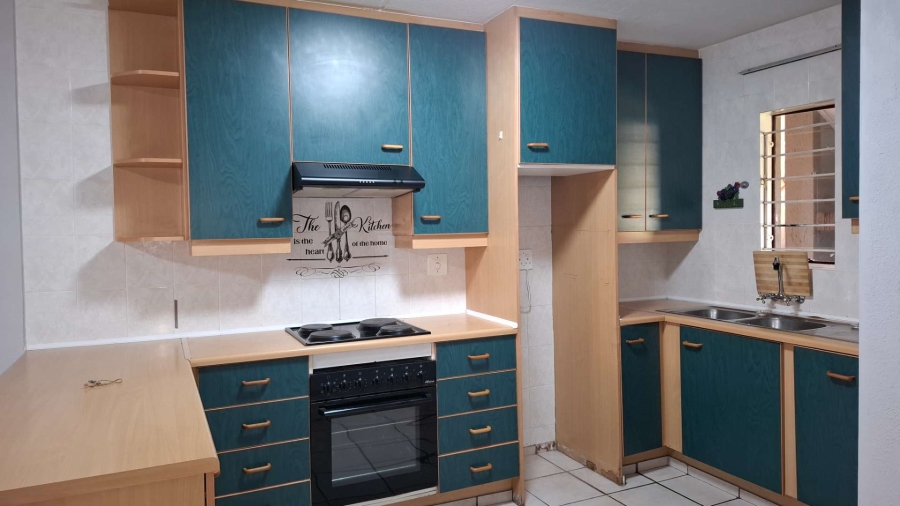 To Let 3 Bedroom Property for Rent in Randhart Gauteng