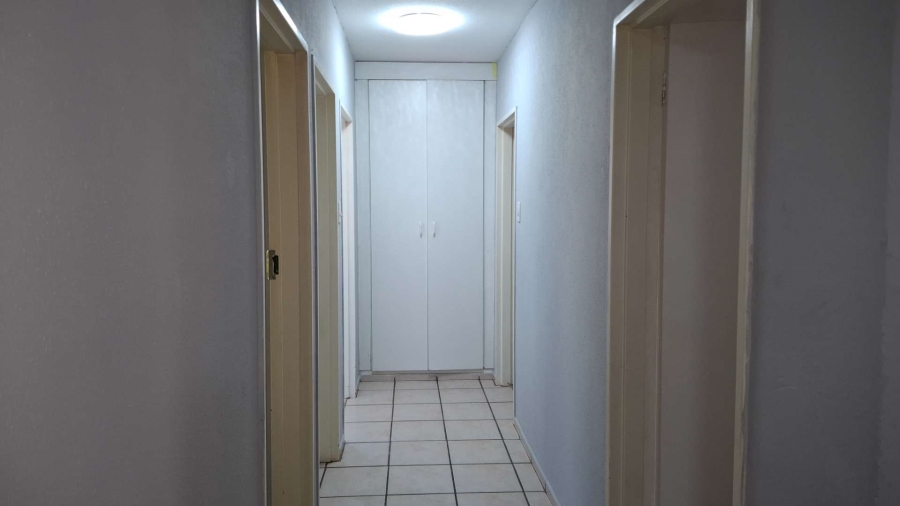 To Let 3 Bedroom Property for Rent in Randhart Gauteng