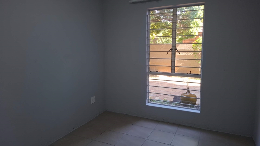 To Let 3 Bedroom Property for Rent in Randhart Gauteng