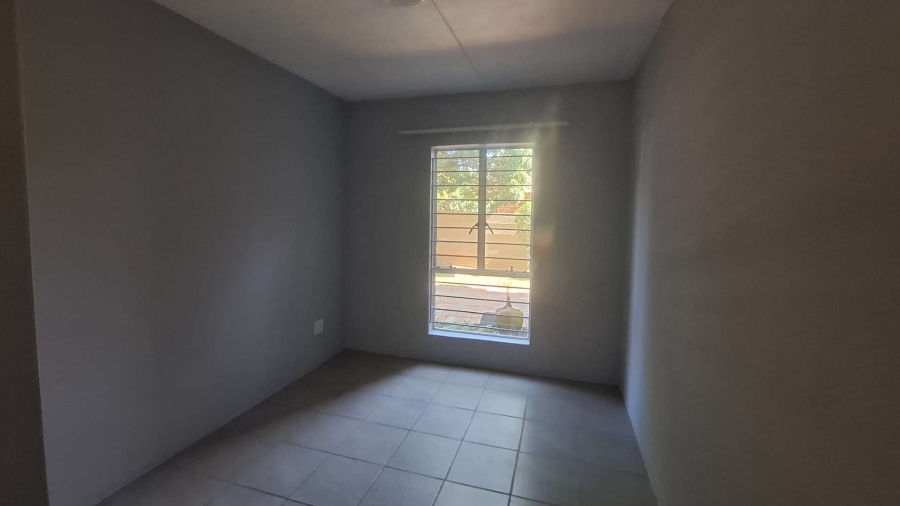 To Let 3 Bedroom Property for Rent in Randhart Gauteng