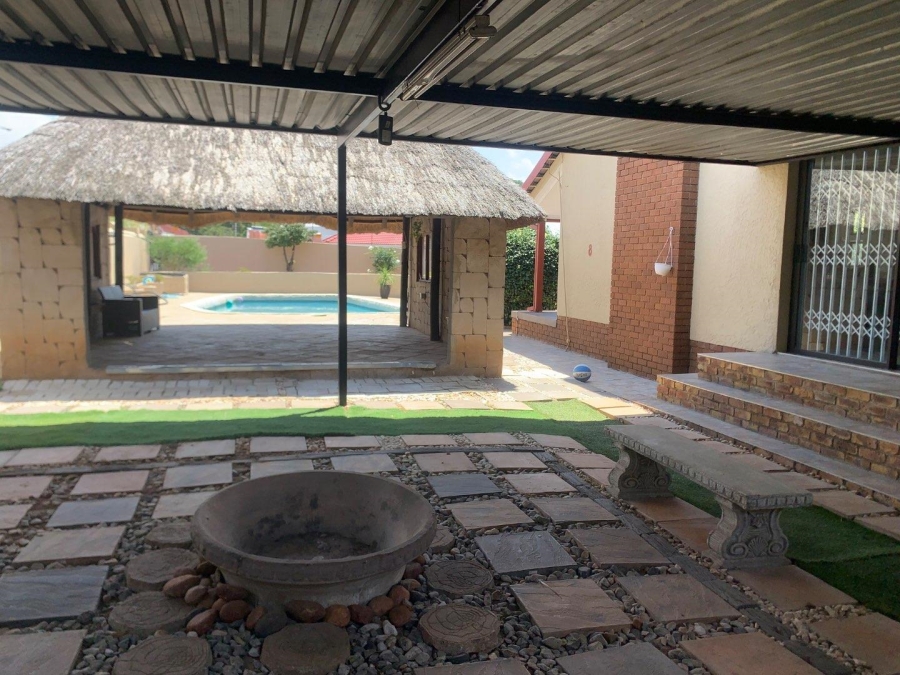4 Bedroom Property for Sale in Glenanda Gauteng