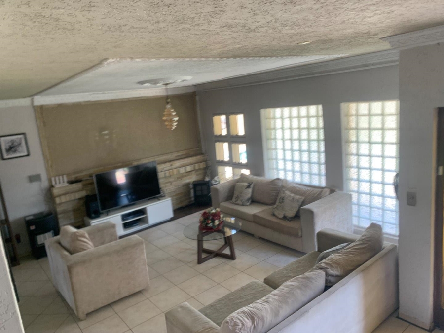 4 Bedroom Property for Sale in Glenanda Gauteng