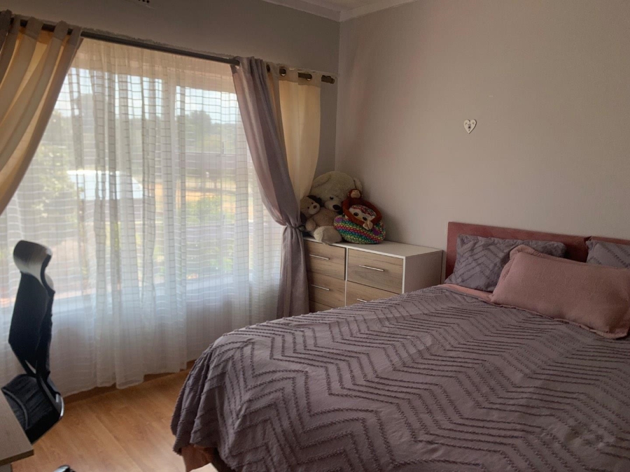 4 Bedroom Property for Sale in Glenanda Gauteng