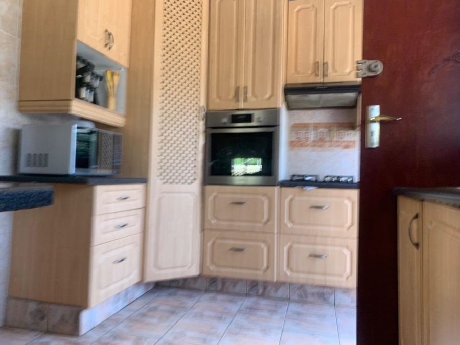 4 Bedroom Property for Sale in Glenanda Gauteng