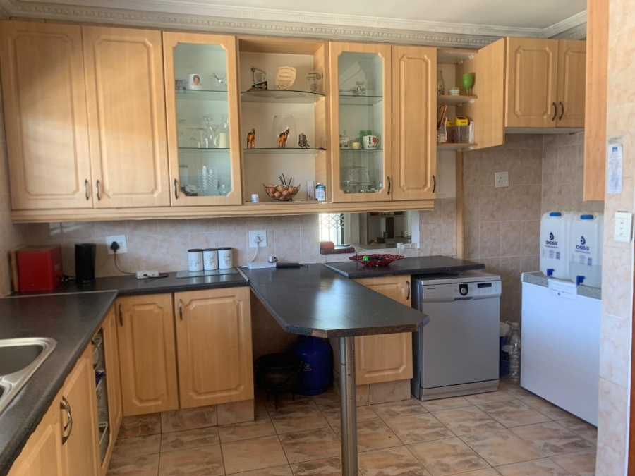 4 Bedroom Property for Sale in Glenanda Gauteng