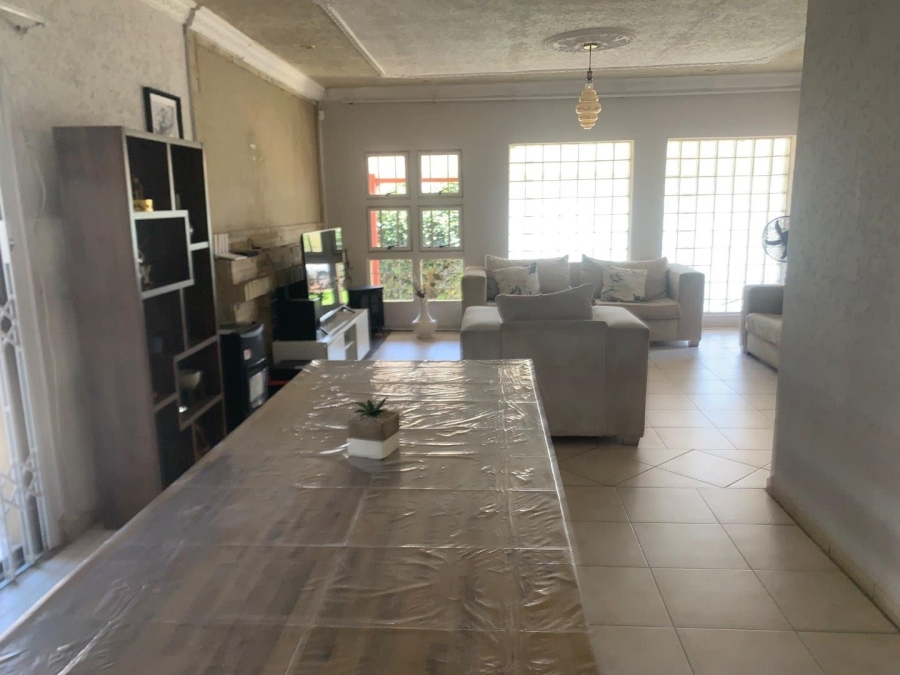 4 Bedroom Property for Sale in Glenanda Gauteng
