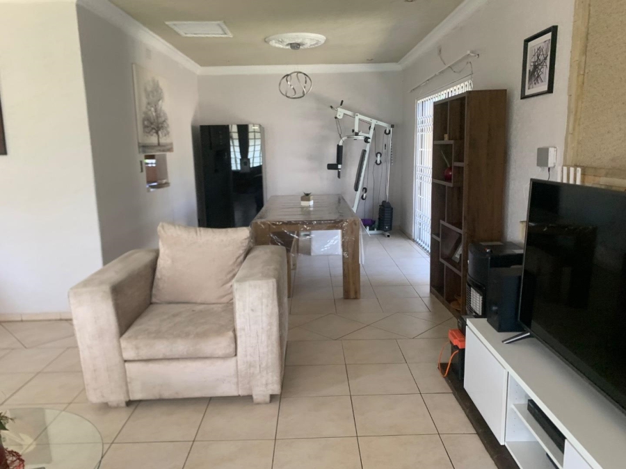 4 Bedroom Property for Sale in Glenanda Gauteng