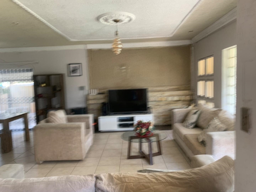4 Bedroom Property for Sale in Glenanda Gauteng