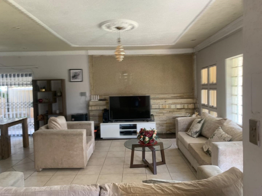 4 Bedroom Property for Sale in Glenanda Gauteng