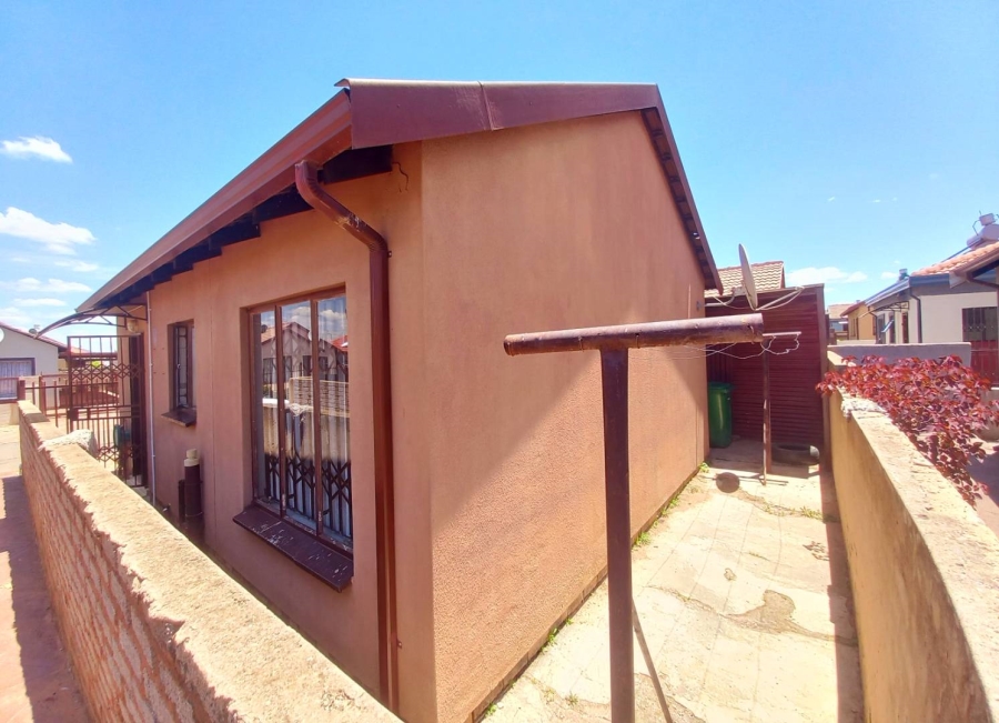 2 Bedroom Property for Sale in Soshanguve VV Gauteng