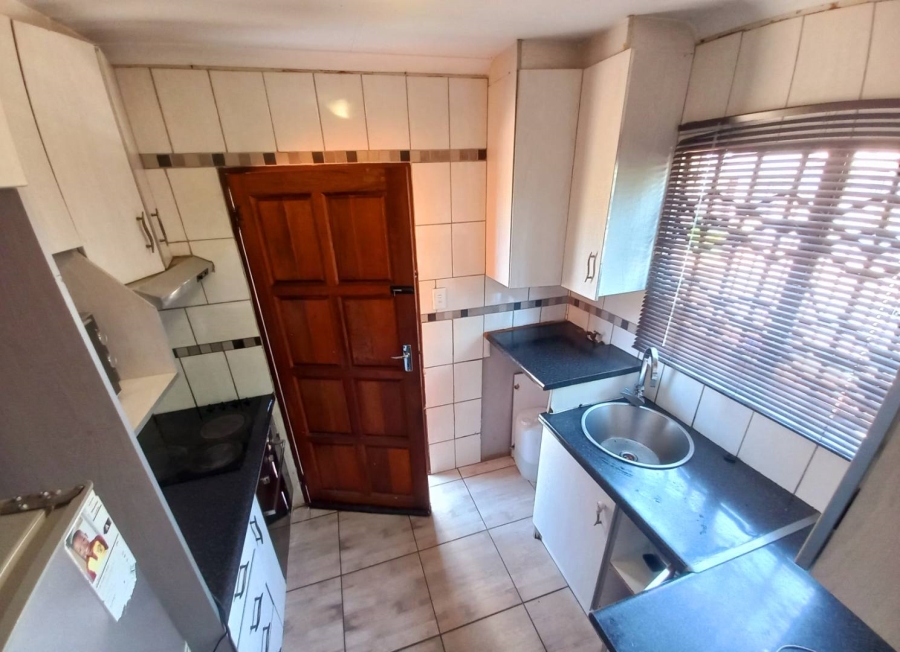2 Bedroom Property for Sale in Soshanguve VV Gauteng