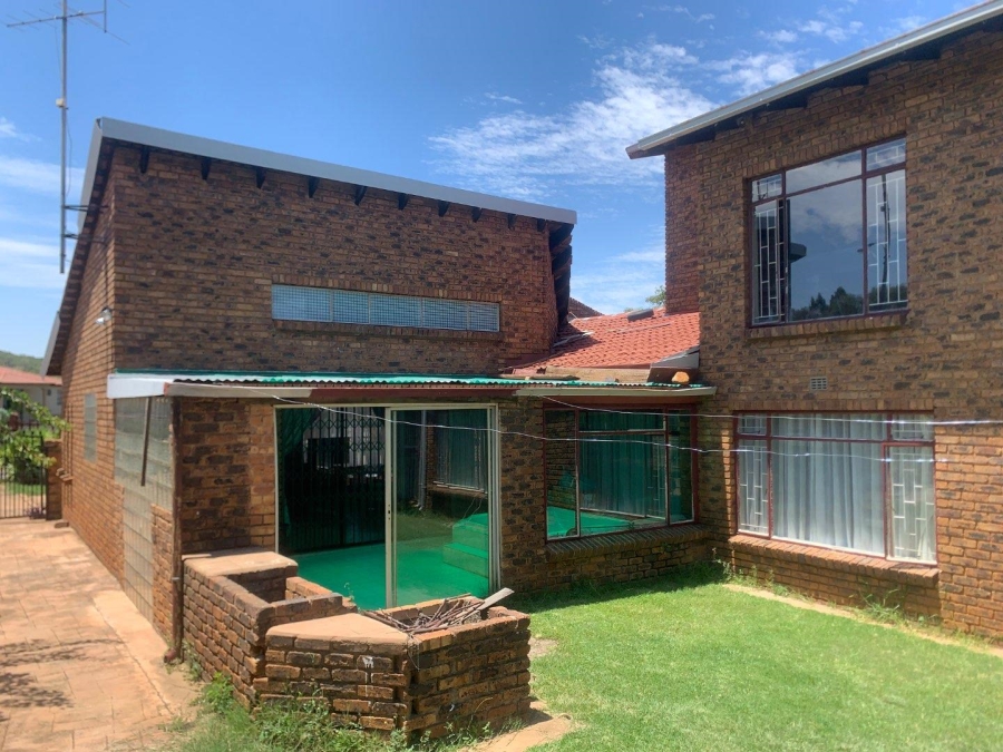 5 Bedroom Property for Sale in Naturena Gauteng