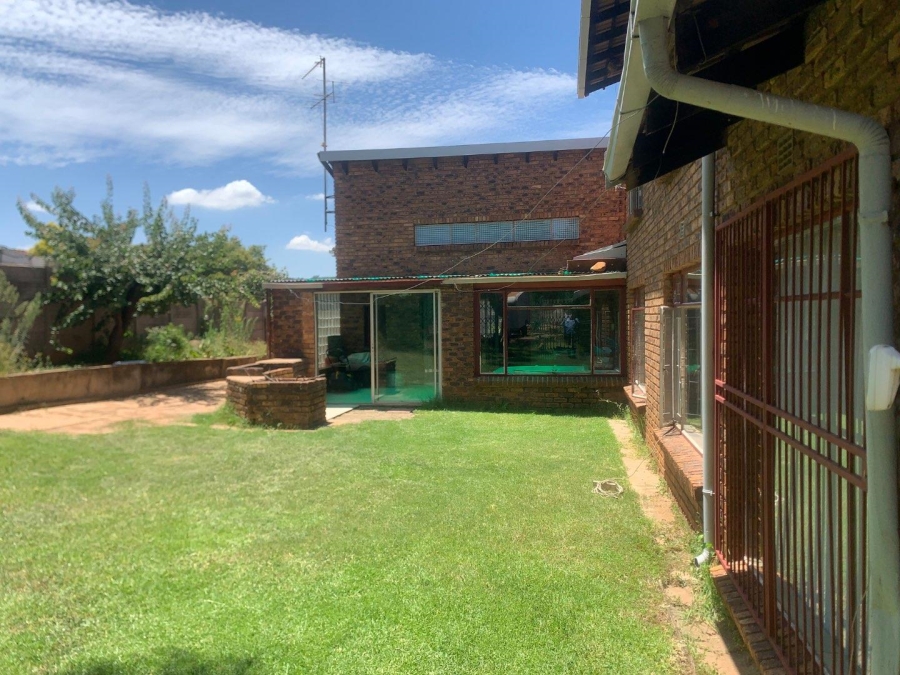 5 Bedroom Property for Sale in Naturena Gauteng