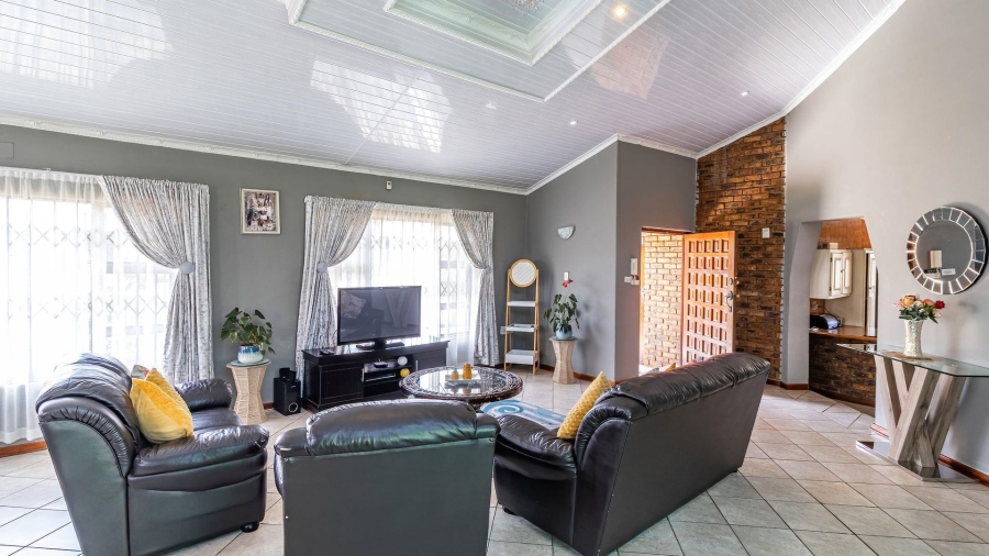 5 Bedroom Property for Sale in Naturena Gauteng