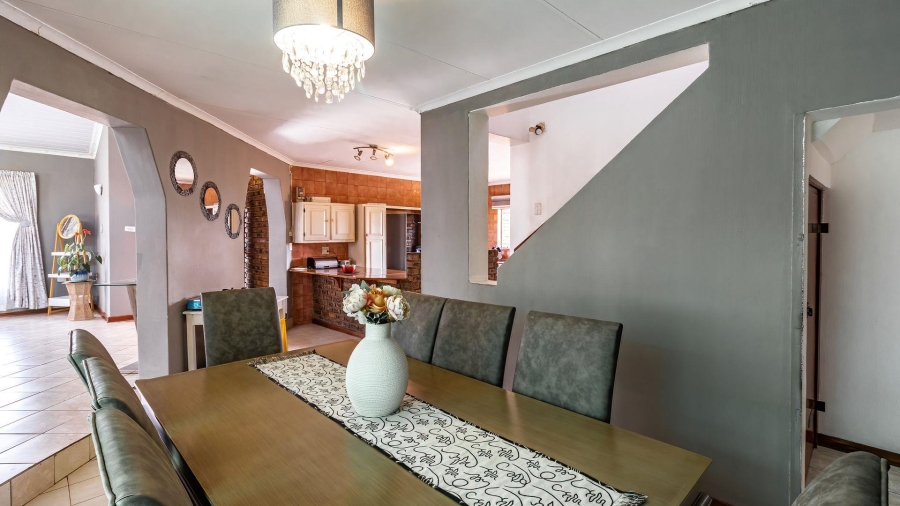 5 Bedroom Property for Sale in Naturena Gauteng