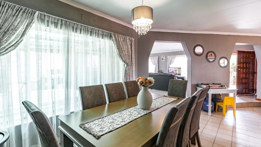 5 Bedroom Property for Sale in Naturena Gauteng