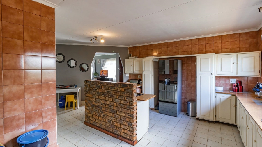 5 Bedroom Property for Sale in Naturena Gauteng