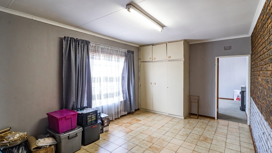 5 Bedroom Property for Sale in Naturena Gauteng