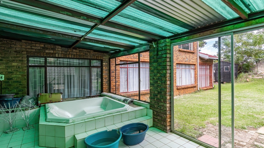 5 Bedroom Property for Sale in Naturena Gauteng