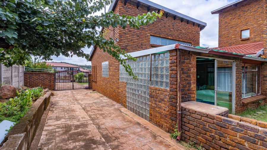 5 Bedroom Property for Sale in Naturena Gauteng