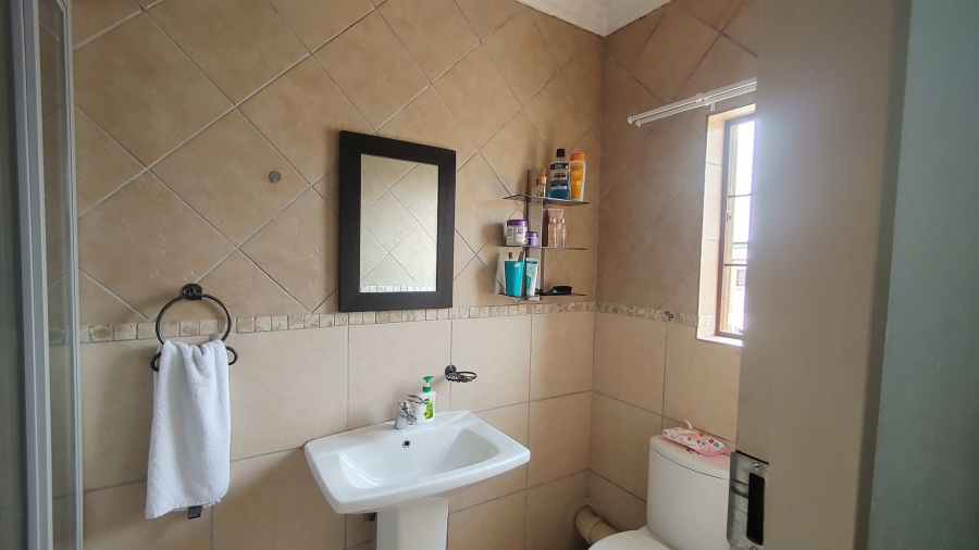 3 Bedroom Property for Sale in Zwartkop Gauteng